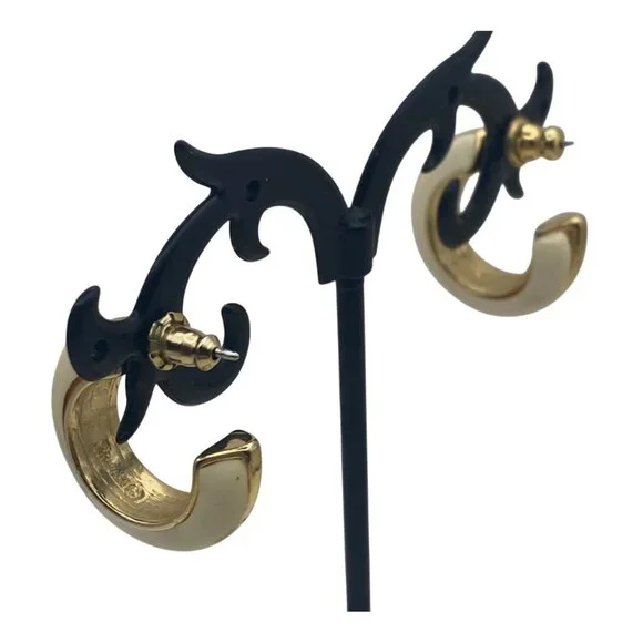 Vintage Trifari Ivory Gold-Tone Hoop Earrings Pierced Classic Puffy Corpcore - Picture 9 of 11